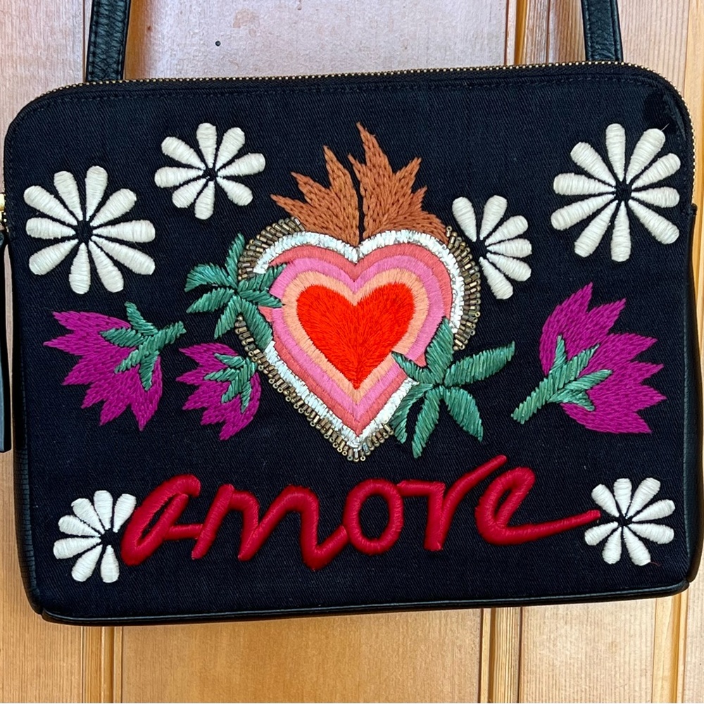 Lizzie Fortunato Amore Safari Clutch - ♥️